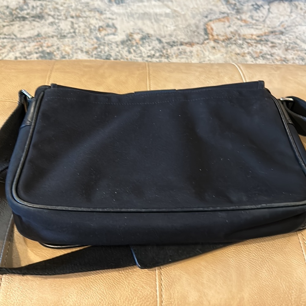Coach, canvas with  leather crossbag messenger bag with very sturdy metal closur - Picture 5 of 13